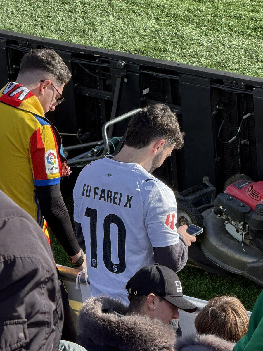 BlasterAlex's tweet image. No es real lo de este aficionado del Valencia