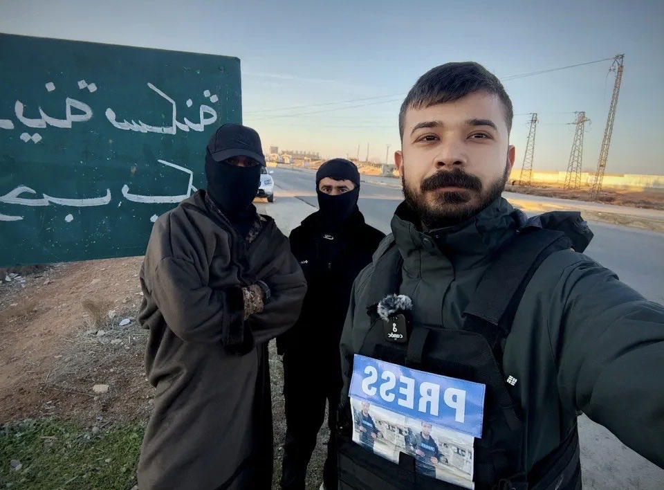 omar_alharir's tweet photo. 🚨 Breaking | Field Update 🇸🇾🇸🇾

Another affiliated terrorist working with the #SDF and the #PKK has been identified disguising himself in press attire while carrying out military activities alongside SDF forces.

Both names are listed below:

Serbest Abdo
Ciwan Berxwedan

#Syria https://t.co/bYifWVkKQX