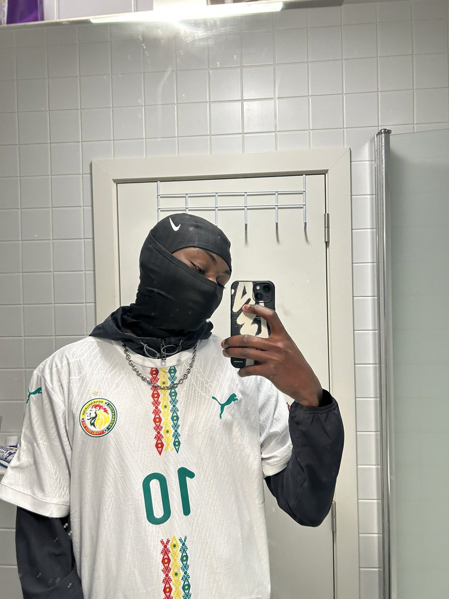 T’es Sénégalais et confiants 😌 

Sortez vos maillots sous ce tweet 🇸🇳🔥