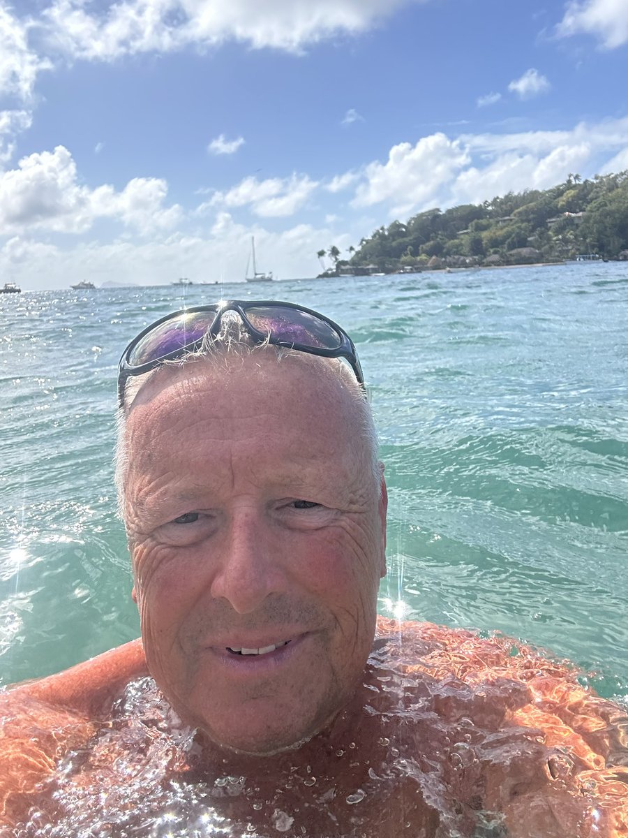 Always enjoy swimming in the sea. Sunday morning in St Vincent seems rude not to!
Snorkelling in a while after a cheeky snooze in the sun. A cold beer and fresh sea food for lunch.
#OneLife 
#WINTER 
#Cruise 
#Caribbean