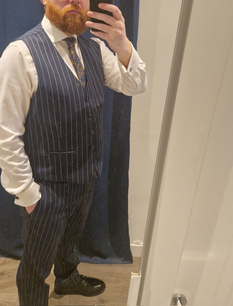 Mister Rojo tweet media