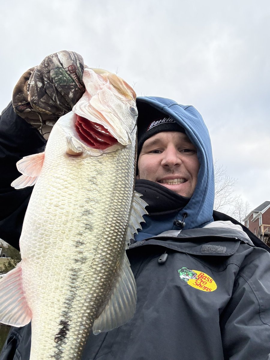 lboyer0's tweet photo. Winter fishing can really pay off if you’re patient…only got a handful of bites but 3 fish over 5 pounds! https://t.co/vDGDGrsJMJ