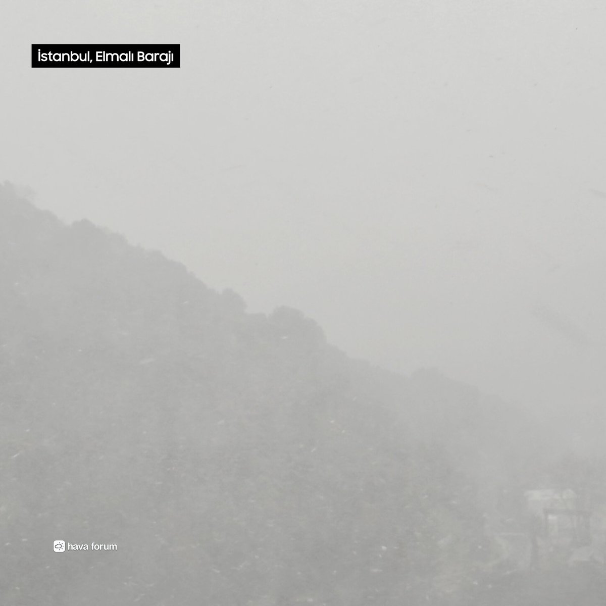 İstanbul'da Elmalı ve Ömerli Barajı üzerine harika bir yoğun kar yağıyor. Barajlar için muazzam...