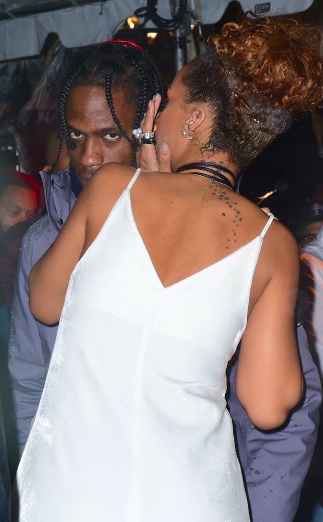 OGRod_'s tweet image. When its comes to stole ya flow everybody thinks its about drake BUT there’s only one person who dated rihanna that everybody thinks stole asap rocky’s swag AND ITS TRAVIS SCOTT!