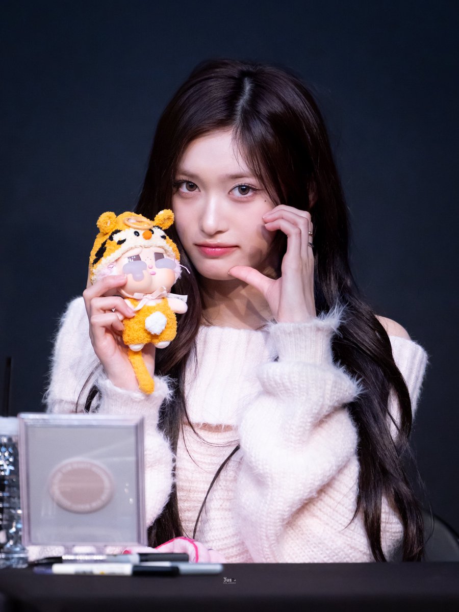jusT_forleeseo's tweet photo. 20260118
🐯
#IVE #아이브 #アイヴ  
#LEESEO #이서 #イソ https://t.co/ls2YIx8IcR