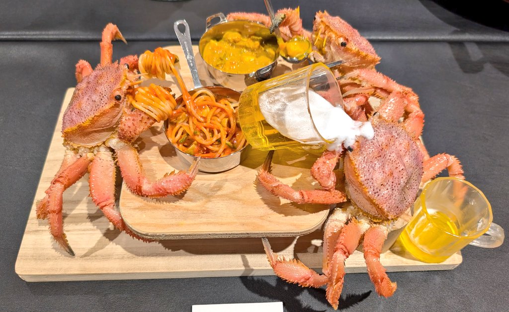 ooken_t's tweet image. イオンモール天童でやってる
食品サンプル展
見に来ました！
入場料大人1200円也

なんと写真撮影OKでしたのでスマホでバンバン撮影してきました。
なかなか面白かったです。

なぜか毛蟹ご多いz