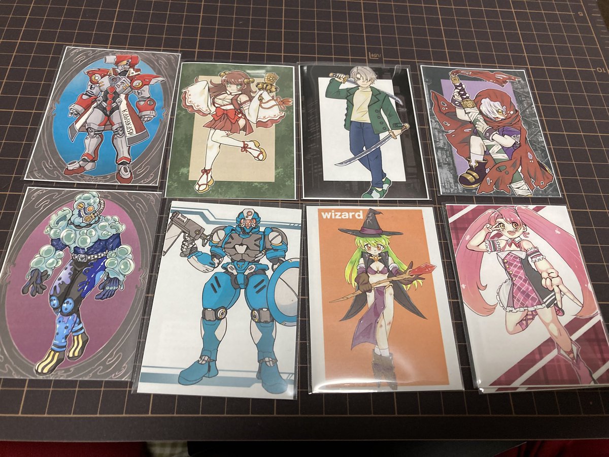 最近描いた絵を印刷してカードにしたりしていた。楽しい