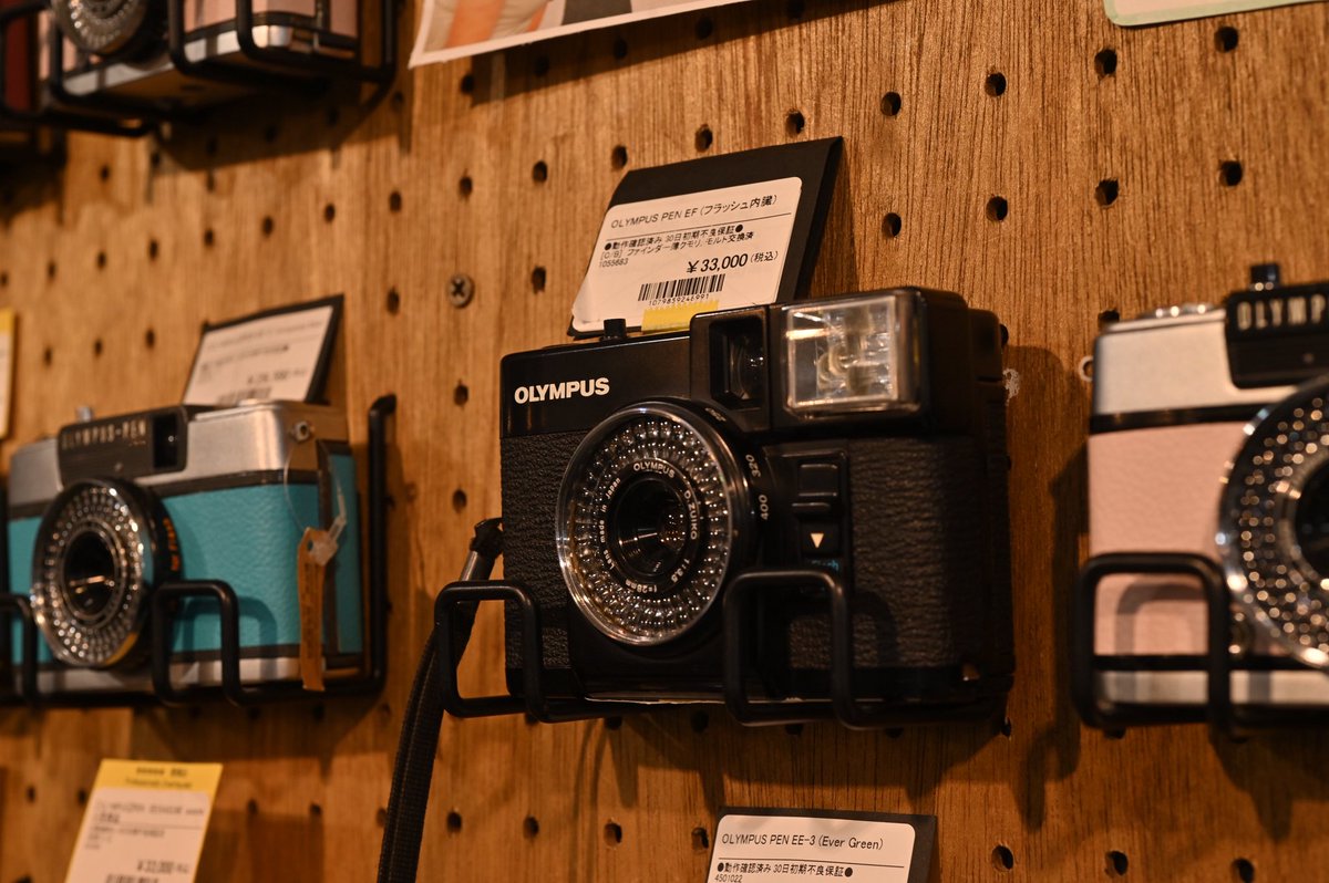 19:00 CLOSE フラッシュ付きハーフコンパクトOLYMPUS PEN-EF、軽くて