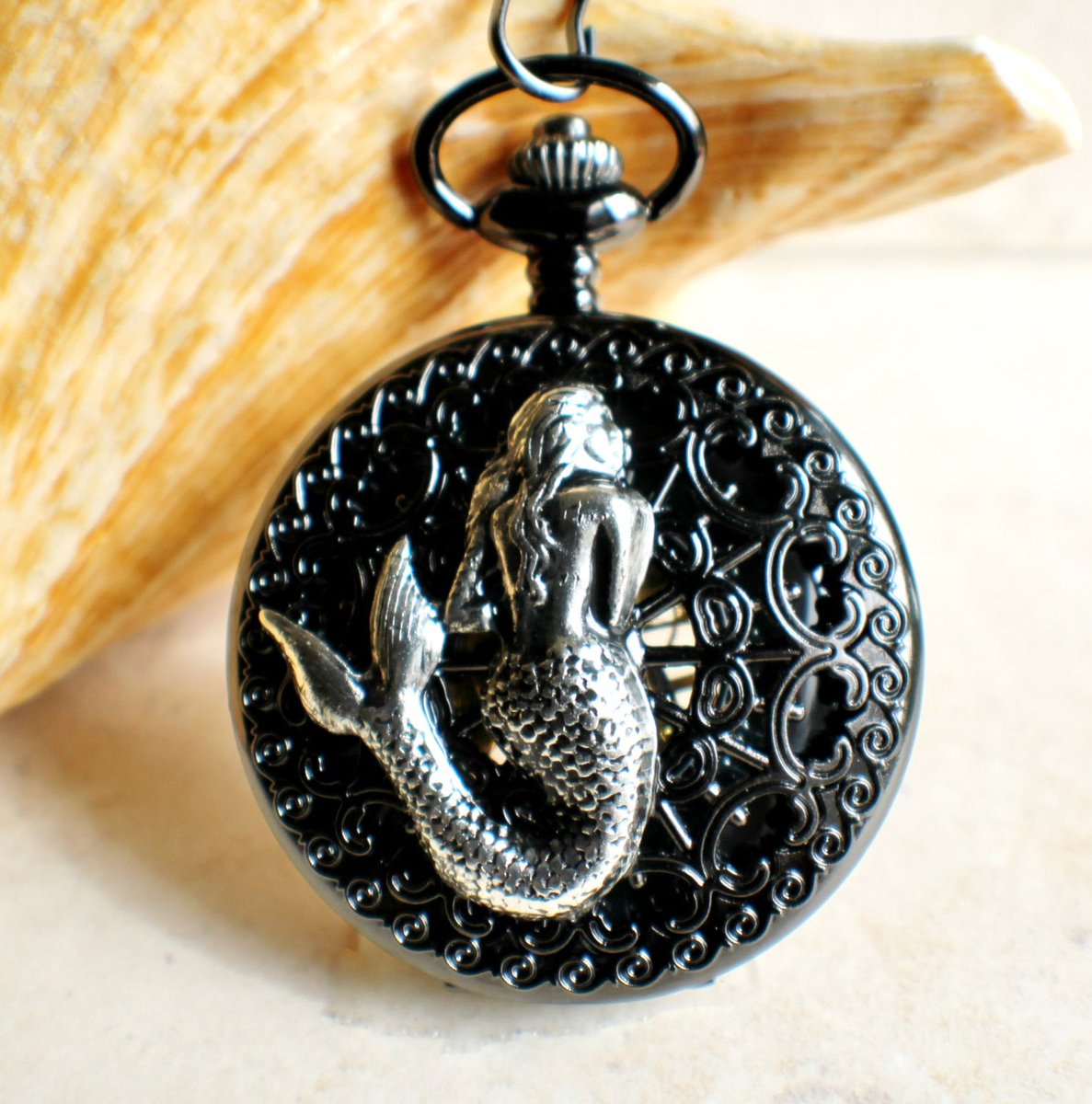 charsfavorite's tweet image. Discover the enchanting beauty of time with our Mechanical Mermaid Pocket Watch for just $79. Elevate your style and make every moment magical. #Timepiece #MermaidMagic

Shop Now charsfavoritethings.com/products/2merm…