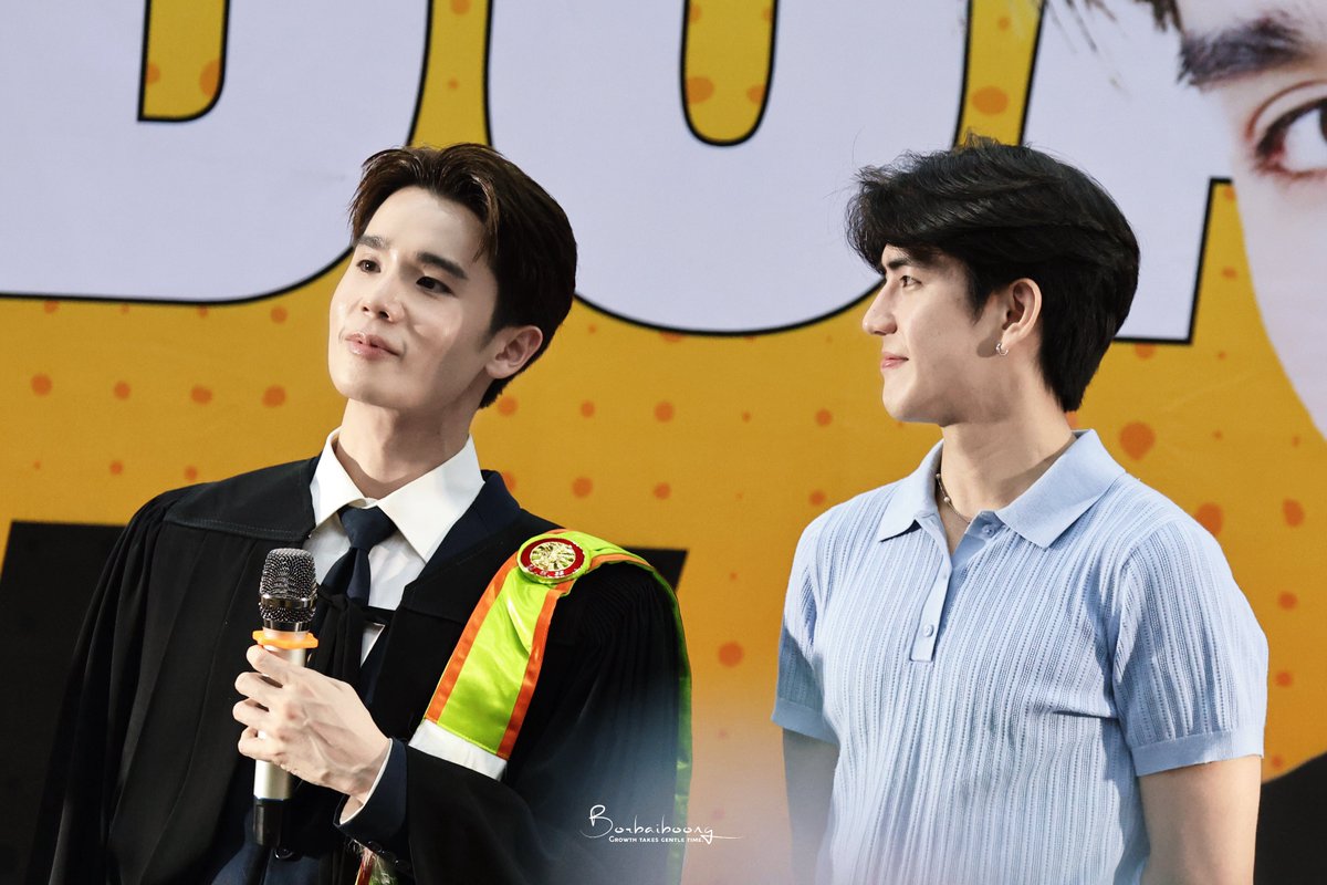 borbaiiboong's tweet image. รุ่นนี้มองตาไม่กระพริบได้ทั้งวันเลยล่ะ ก็หนูภูมิใจในตัวพี่ชายมากๆ เลยนี้เนอะ 🥰

#JimmyGraduationDay
#JimmySea #jimmyyjp #sea_tawinan