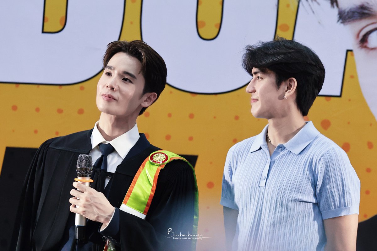 borbaiiboong's tweet image. รุ่นนี้มองตาไม่กระพริบได้ทั้งวันเลยล่ะ ก็หนูภูมิใจในตัวพี่ชายมากๆ เลยนี้เนอะ 🥰

#JimmyGraduationDay
#JimmySea #jimmyyjp #sea_tawinan
