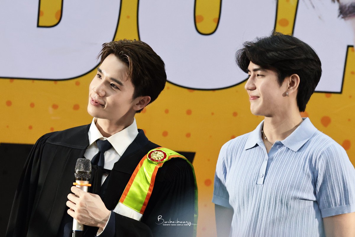 borbaiiboong's tweet image. รุ่นนี้มองตาไม่กระพริบได้ทั้งวันเลยล่ะ ก็หนูภูมิใจในตัวพี่ชายมากๆ เลยนี้เนอะ 🥰

#JimmyGraduationDay
#JimmySea #jimmyyjp #sea_tawinan