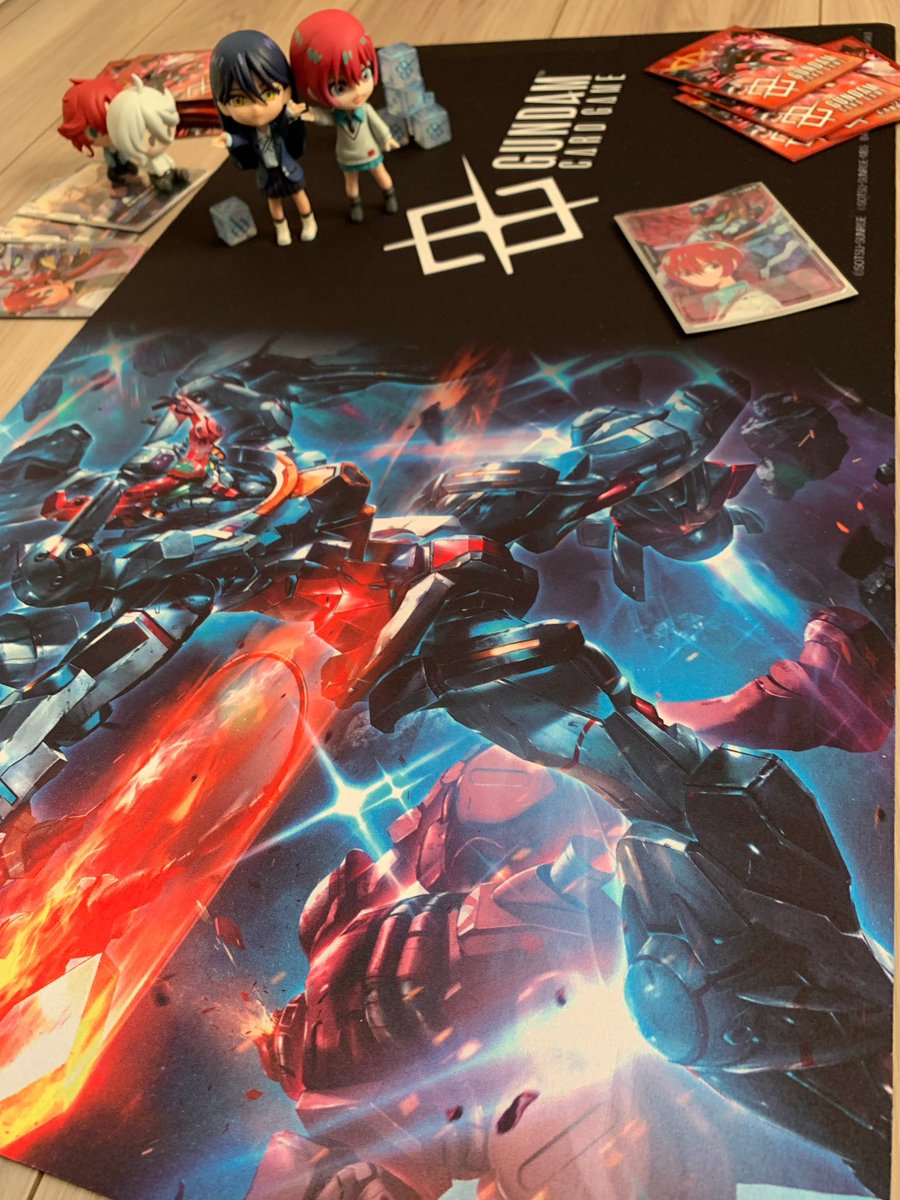 ティーチングアプリのキャンペーンで当選したジークアクスプレイマット