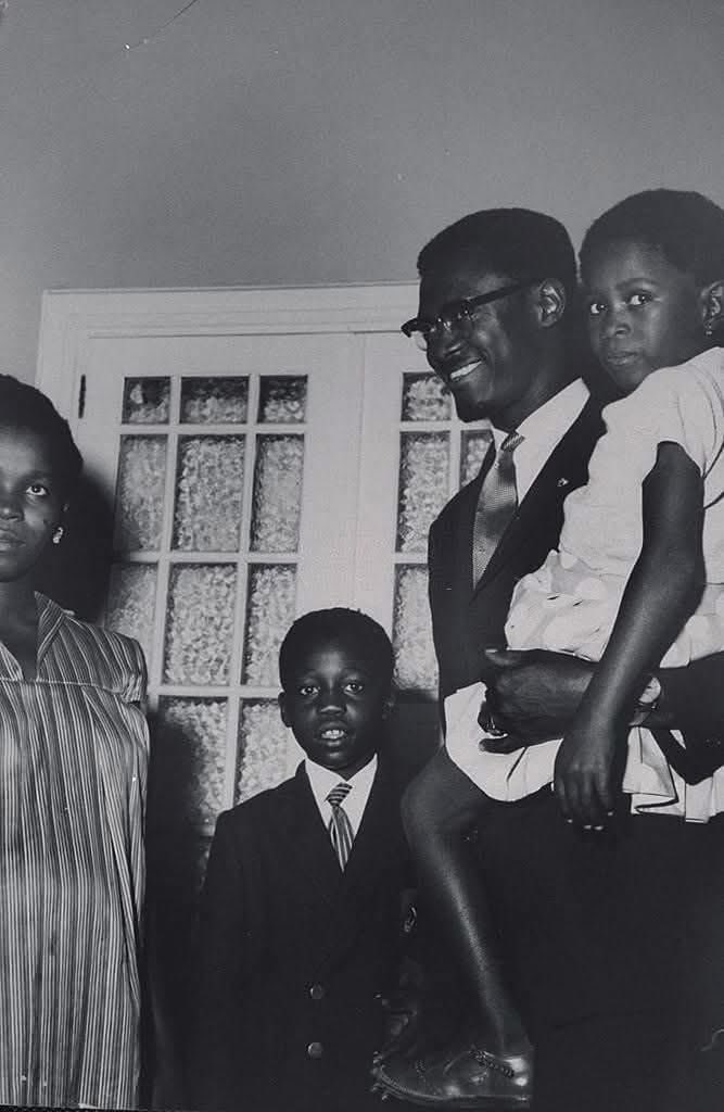 Joe__Bassey's tweet image. Patrice Lumumba with his wife and children.