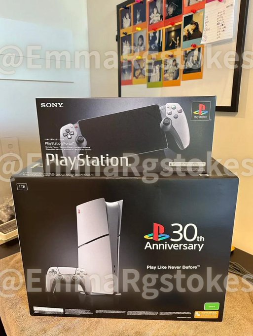 EmmaRgstokes's tweet image. 緊急！！皆様に運試しチャレンジ✨🎁
リポスト開始 ‼ 大チャンス ‼ 何回も応募可能 ‼
PS5Pro (30周年の限定版)記念限定モデル:1名様へ

⭐️応募手順⭐️1月20日迄
⭐️フォロー⭐️いいねリポスト⭐️絵文字リプ

⭐️当選人数⭐️DMにて当選連絡⭐️
フォロワー数3,900人突破で追加当選者を決定✨