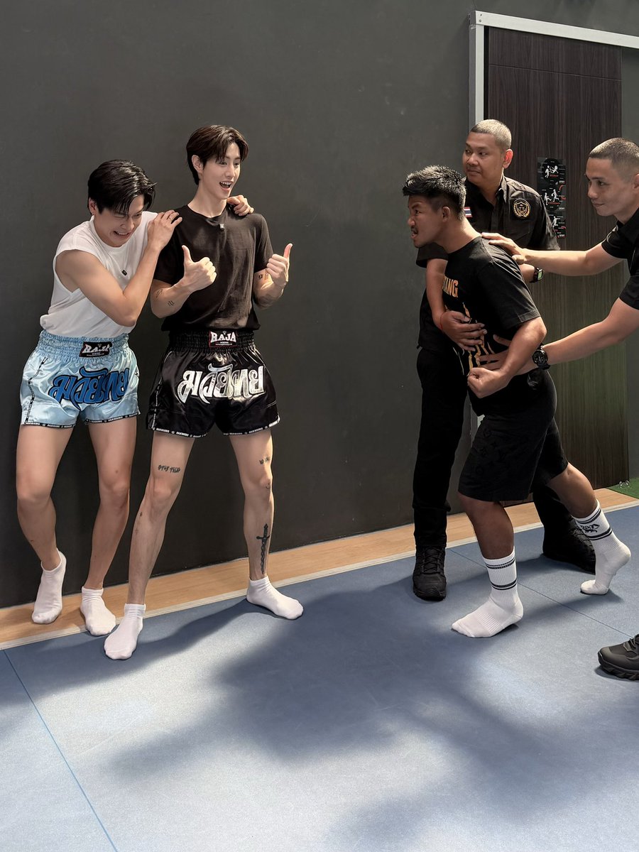 marchutavuth's tweet image. มาร์ชจุมัดจุกมาร์คมัดจุกโดนรถถังต่อยจนจุก