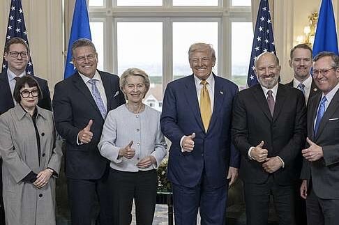 ThierryBreton's tweet image. Turnberry, Écosse. 27 juillet 2025
Nuuk, Groenland. 17 janvier 2026

6 mois.

« Vous aviez à choisir entre la guerre et le déshonneur. Vous avez choisi le déshonneur, et vous aurez la guerre. »
(Attribué à) Winston Churchill, 1938.