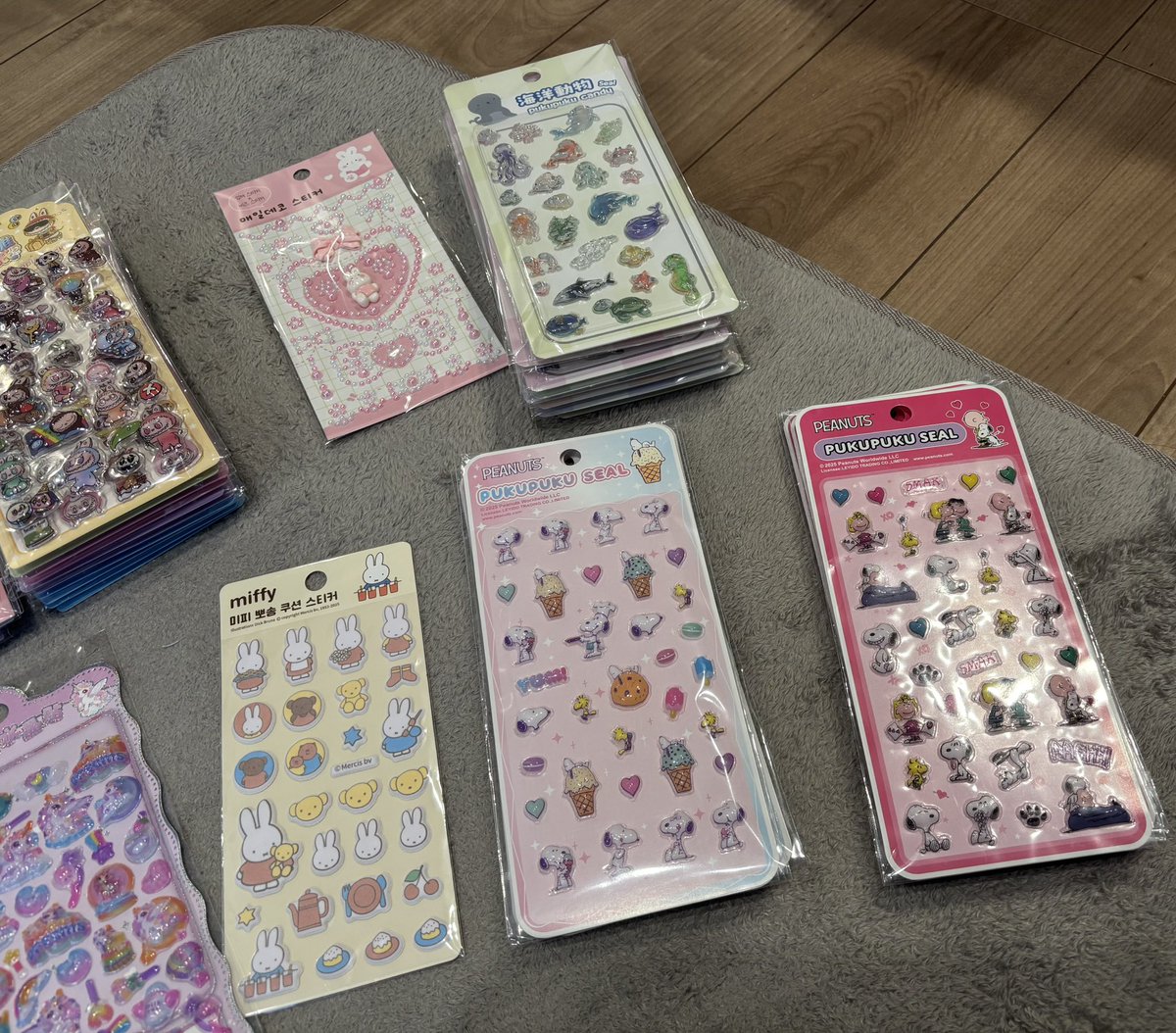 SEKITO_TA2YA's tweet photo. 最近ぷくぷくしたシールが流行ってるらしい。
買えないからゲーセンで取ってる。 https://t.co/TvnodegmUO