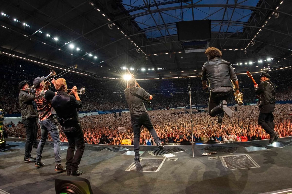 VLafora's tweet image. Thanks to you Paul. Great video!
📷 By #RobDeMartin 
Gelsenkirchen Pt. I. June 27, 2025.