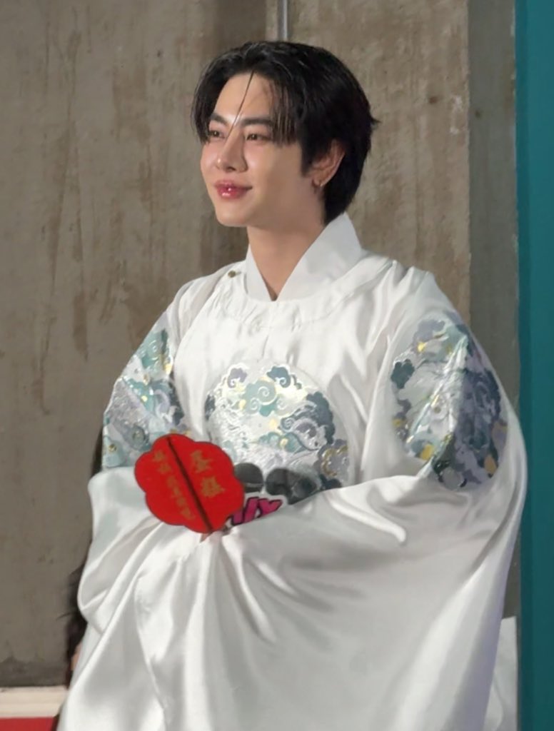 sixteenth26_'s tweet image. คนสวยอยู่ที่ไหนก็สวยจริงๆ