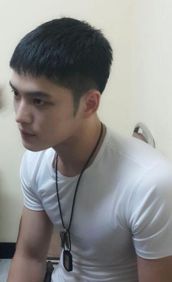 warmbreadx's tweet image. Stanning Jaejoong both masculine era 🤝 cunty era