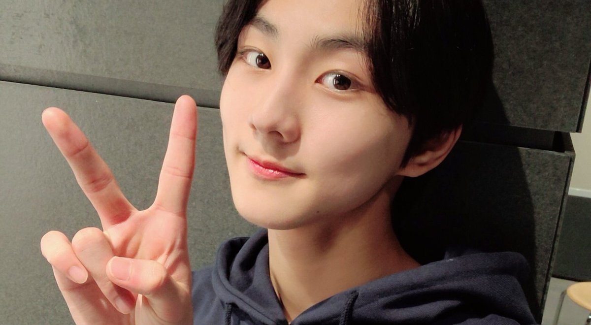 endusktwt's tweet image. ㅤ
 ⠀ ⠀   ⠀   ⠀   ⠀   鞋面  ⠀   ⵓ 𖤍⠀⠀ 🐈

Yo no quería quedar de lado viendo como todos disfrutan del #𝚑αpp𝕪ː𖤓ꕀթᥲr𝕥y, por lo que yo igual vine a acompañar a esta reina en su #в𝕚ᥲn𝕔ᥲ𖧷ུ𝚍e𝚋u𝐭.

⠀     ⠀   ⠀♰ ⃝⊹꒷ ⠀𒁍      ⠀⸽⸽⸽⸽⸽⸽ ⵓ      ⠀#lovie