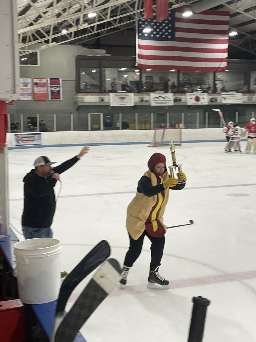 newenglandwolv1's tweet image. Some of the sights from JBT 2026. We are so thankful to be a part of this each year and can not thank enough the Thompson Family, the Islanders, our rink staff, our donors and shooters, the @USPHL and @CureStartsNow .
Together we raised over $52,000.00! #newolves