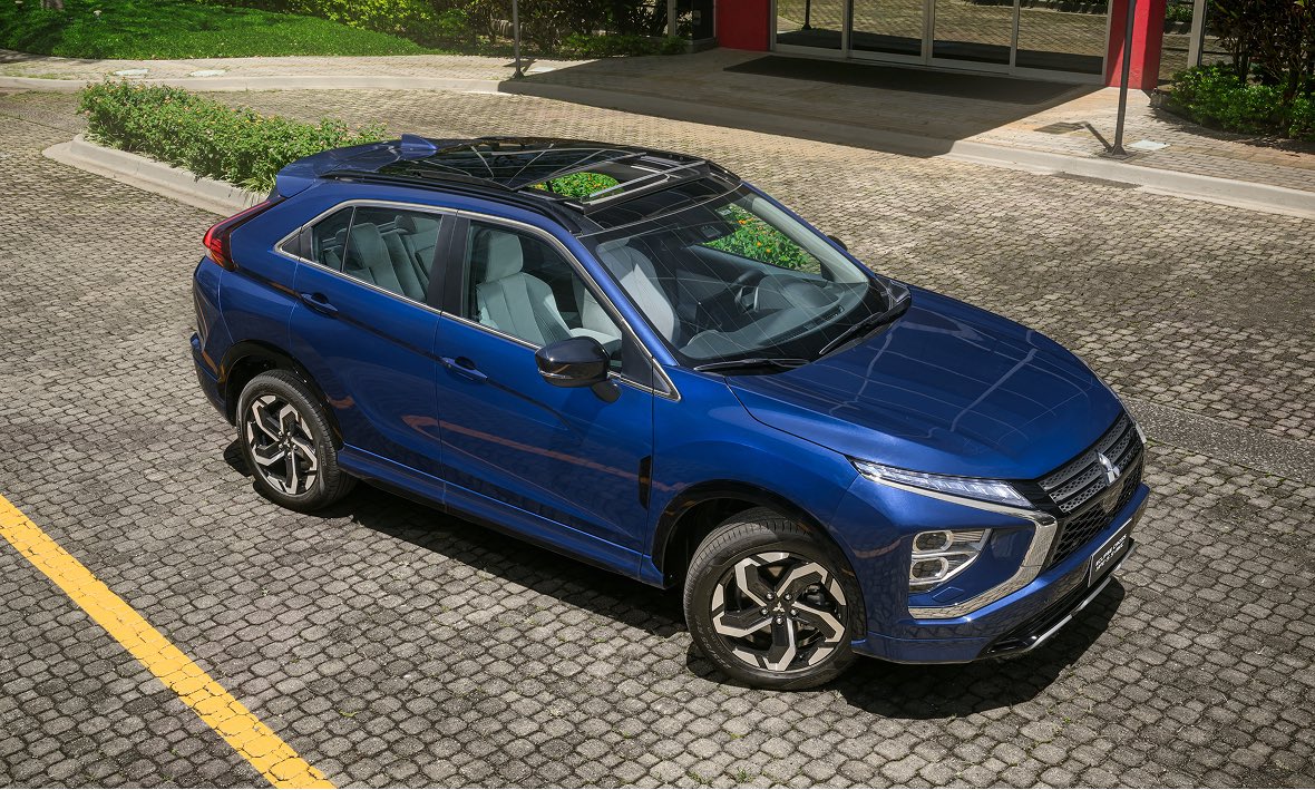 sifumaru_Triton's tweet image. ブラジル三菱にしか無い現地生産のエクリプスクロス達。
内装も純正で10インチナビやワイヤレス充電等、ブラジル三菱限定の豪華装備がいっぱい。