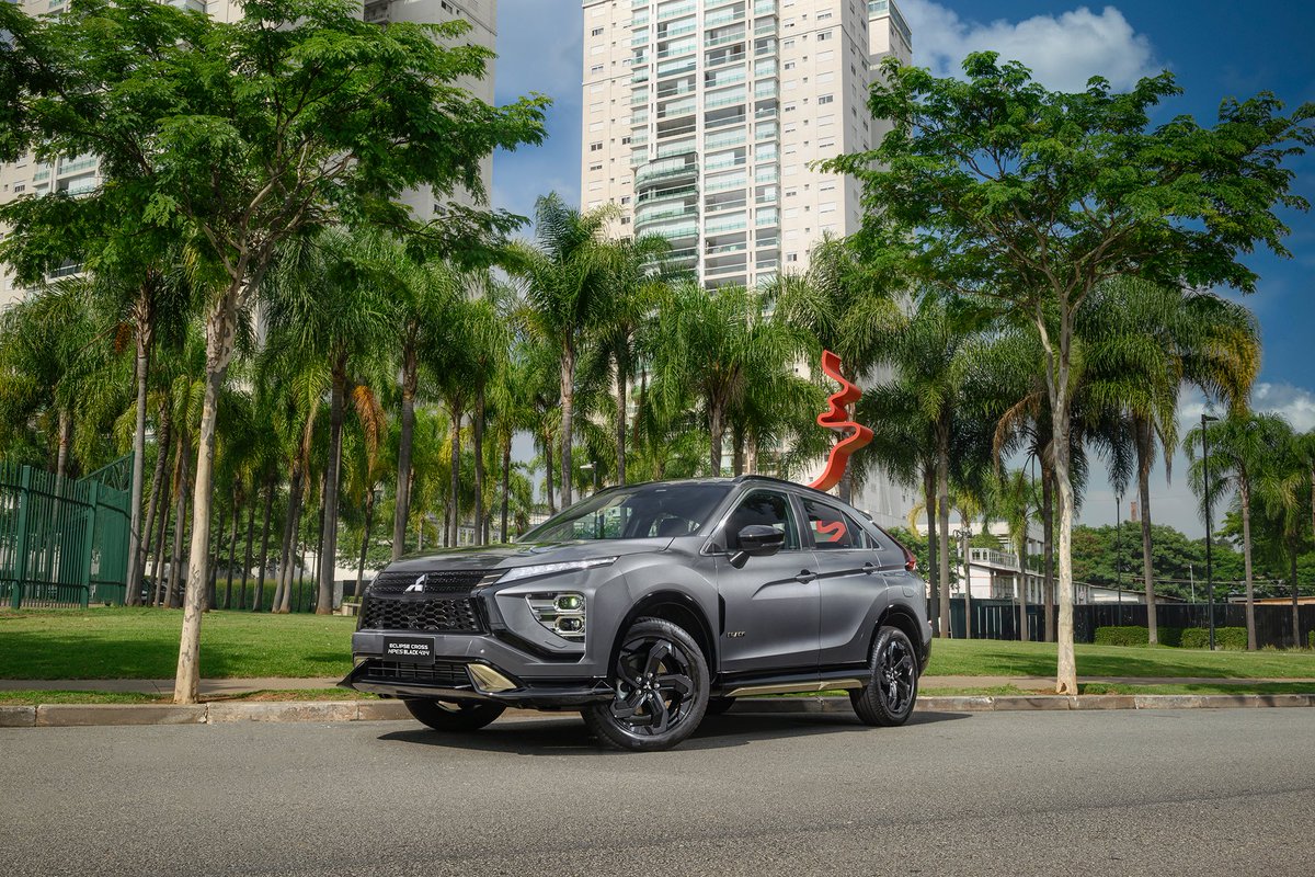 sifumaru_Triton's tweet image. ブラジル三菱にしか無い現地生産のエクリプスクロス達。
内装も純正で10インチナビやワイヤレス充電等、ブラジル三菱限定の豪華装備がいっぱい。