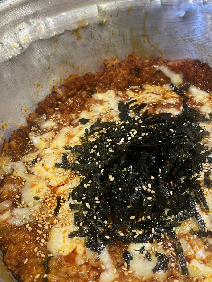 eatDB's tweet photo. 세상에 벼르고 있던 청미 다녀옴!
적당한 간에 깔끔한 짠맛 ㅠㅠ 캡사이신 들어가지 않아서 정말 좋았다!
치즈볶음밥은 안 먹으면 유죄 https://t.co/ti5QCPa6ax