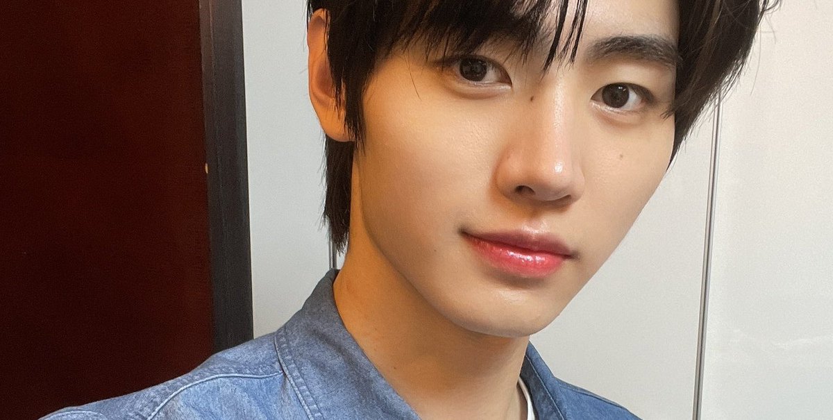 endusktwt's tweet image. ㅤ
 ⠀ ⠀   ⠀   ⠀   ⠀       鞋面  ⠀   ⵓ 𖤍⠀⠀ 🐧   

Es hoy el #𝔊ra͞n𝖉데뷔ː𝔄ngᥱ𝐥s, así que, por supuesto, no me iba a perder la oportunidad de cantar #𝑀αcαron𝕚𓋜𝐶hᥱᥱsǝ con estas lindas chicas.

⠀     ⠀   ⠀  ⠀♰ ⃝⊹꒷ ⠀𒁍      ⠀⸽⸽⸽⸽⸽⸽ ⵓ      ⠀#tomás