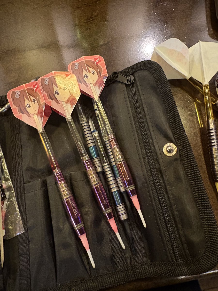 ダーツに目覚めて2ヶ月、6年目ぐらいのボスに負けたくなくて頑張る！
初めてダーツした頃に買ったけいおん！のダーツで！