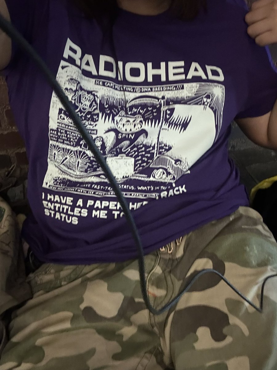 StuckInAKlink's tweet image. new FUCKING radiohead shirt