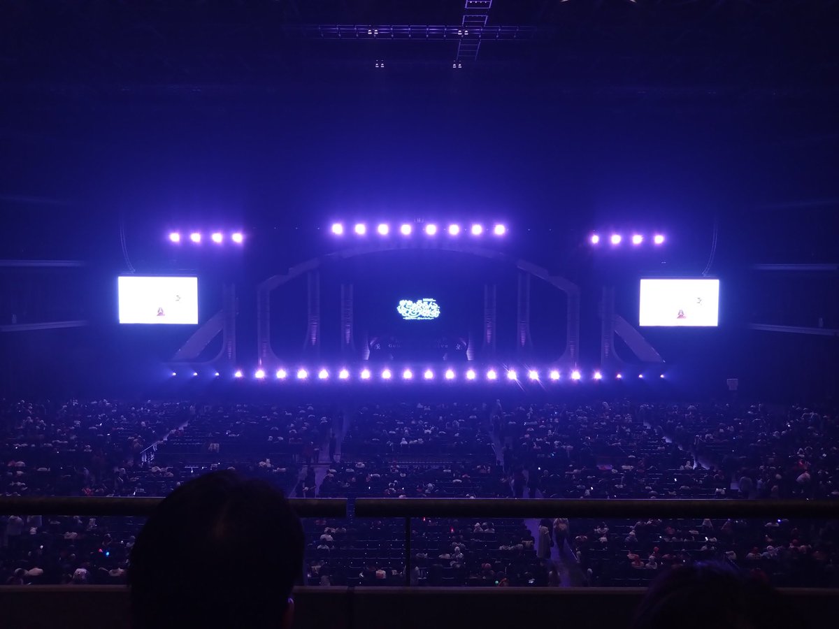 AMESONE9's tweet photo. 世界の中心にいた
#きゅるるん大作戦DAY2 https://t.co/XQDvFyR8Rr