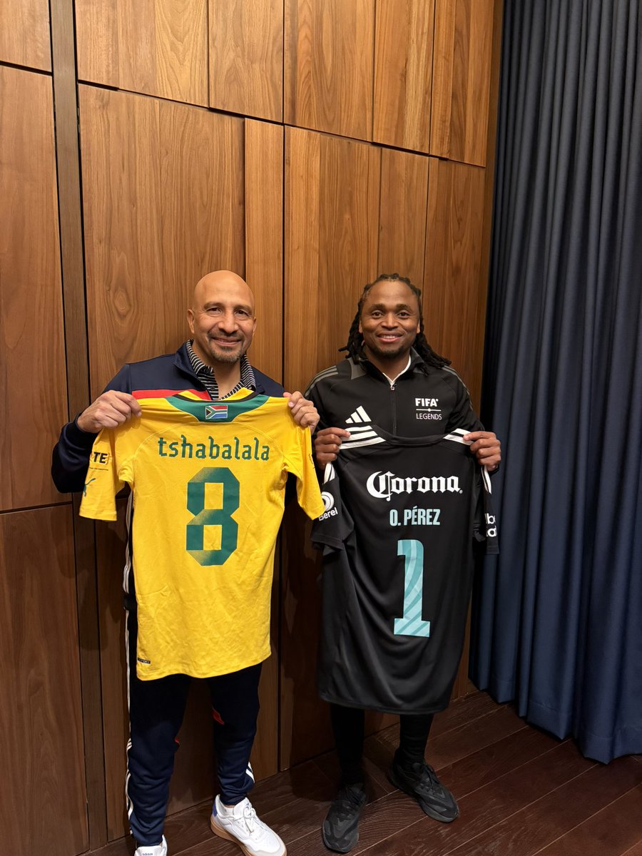 16 years later 😀
Its good to see you again my friend <a href="/Oscar_Conejo21/">Oscar 🐇 Pérez</a> 🫡
🇿🇦x🇲🇽🫱🏾‍🫲🏿