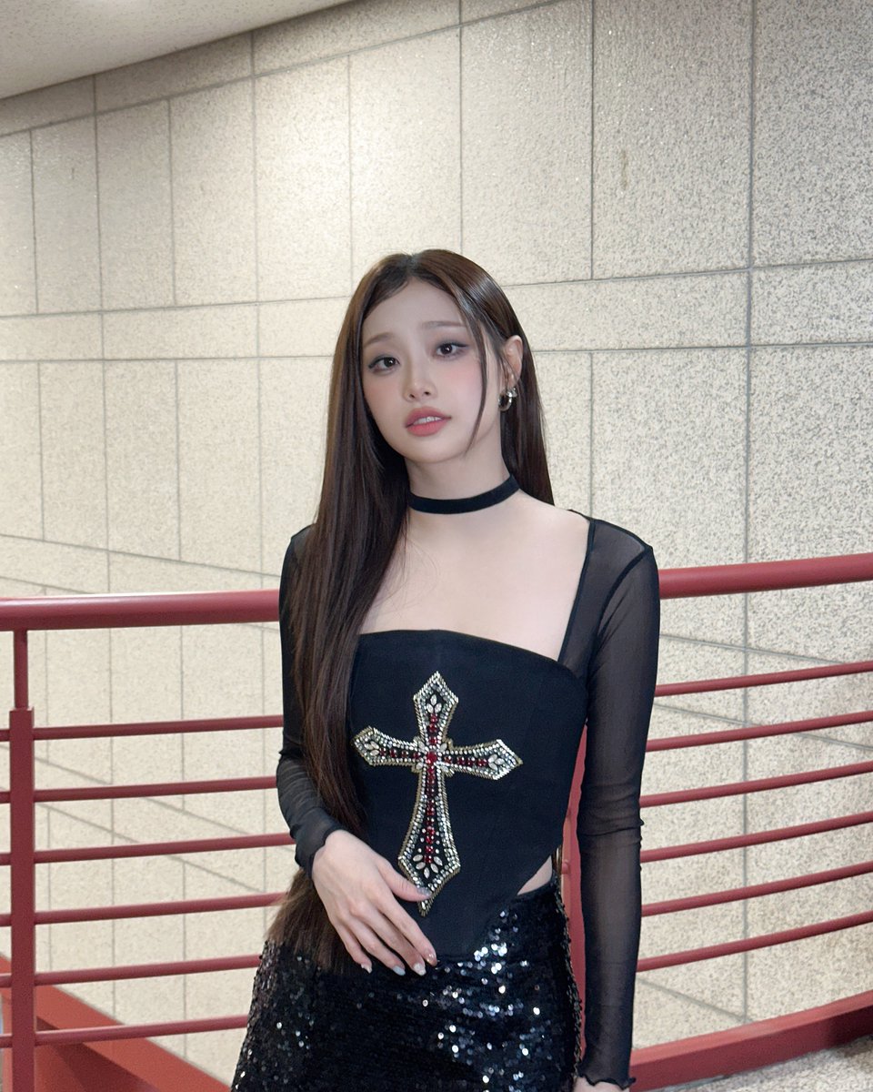 chuu_atrp's tweet image. [📸]
260118 인기가요

#CHUU #츄 #XOMyCyberlove