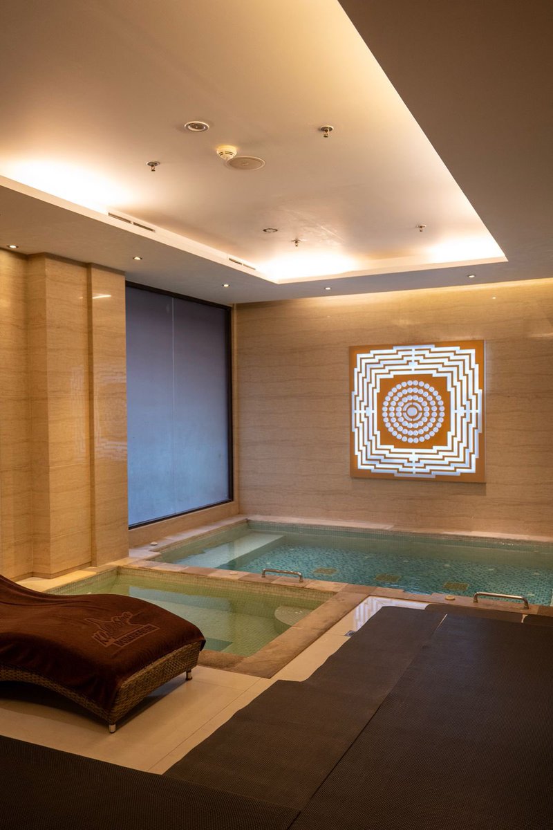 htlborobudurjkt's tweet image. Unwind at Hotel Borobudur Jakarta. Warm whirlpool, calming bubbles, and a peaceful escape to pause, breathe, and recharge. Relaxation, perfected.

#HotelBorobudurJakarta #RelaxAndRecharge #KlubAndSpaBorobudur