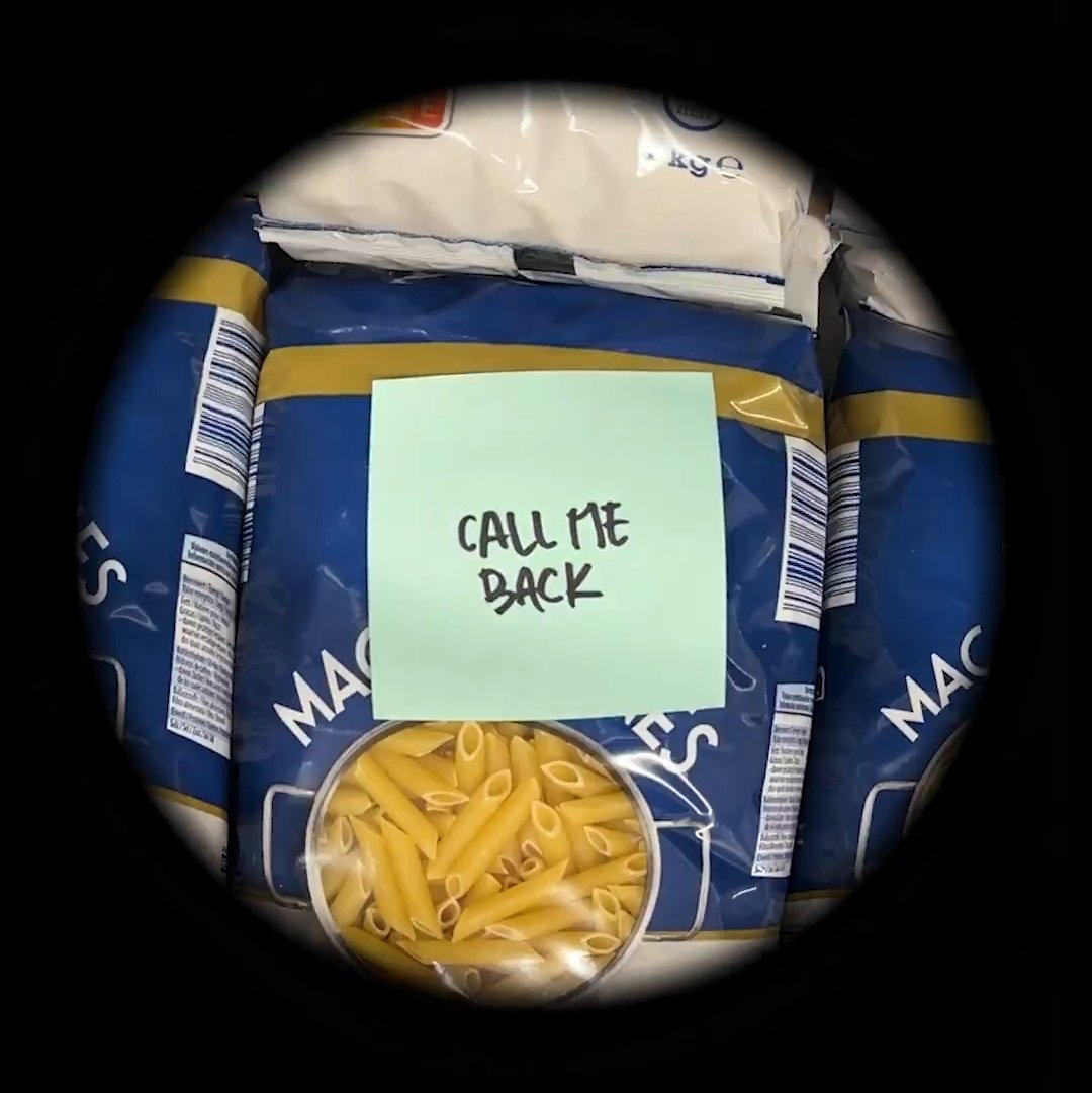 junhhyeoks's tweet image. the spanish food 😭 this is so funny to me