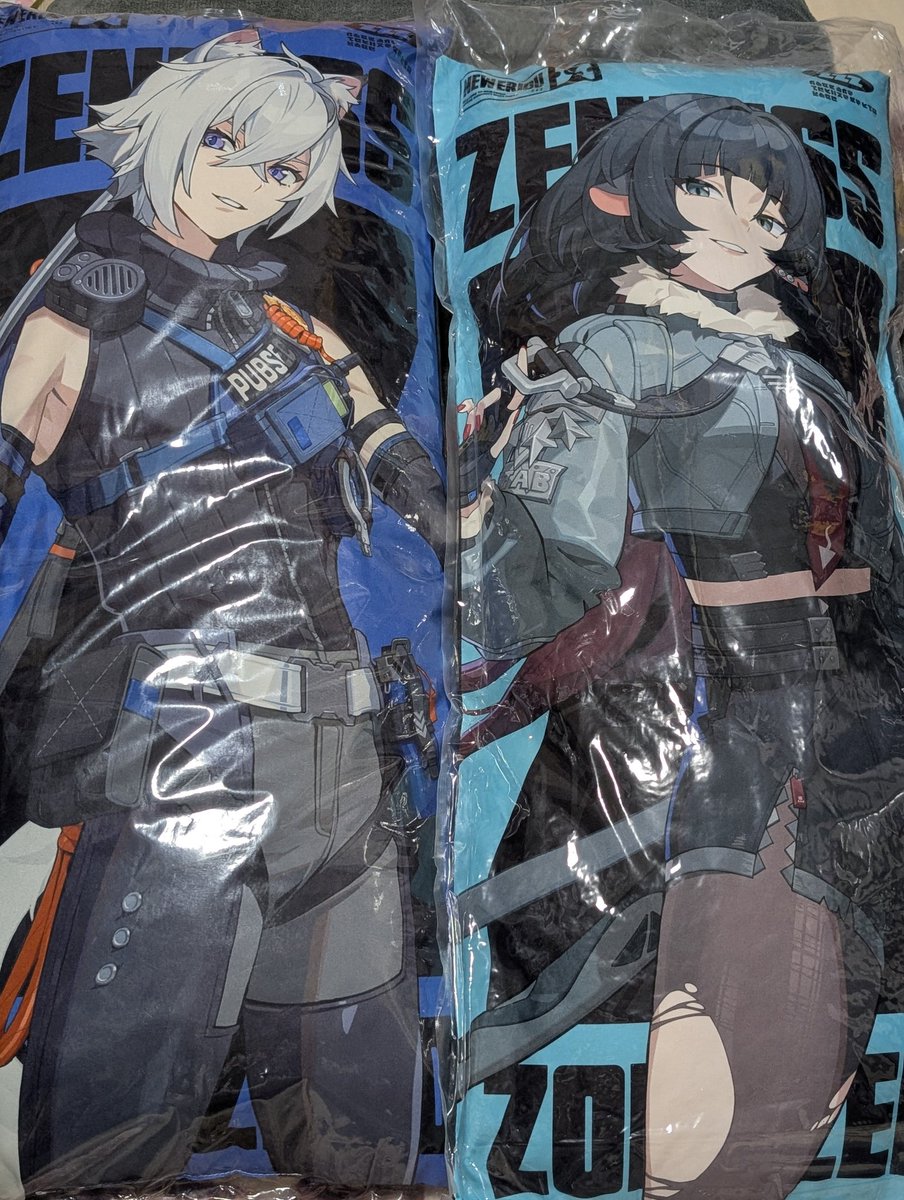 Pokemon596's tweet image. セスくんの方が綿がしっかり入っててふっくらしてる！セスジェン揃ったので私は玄関で寝ようと思います()