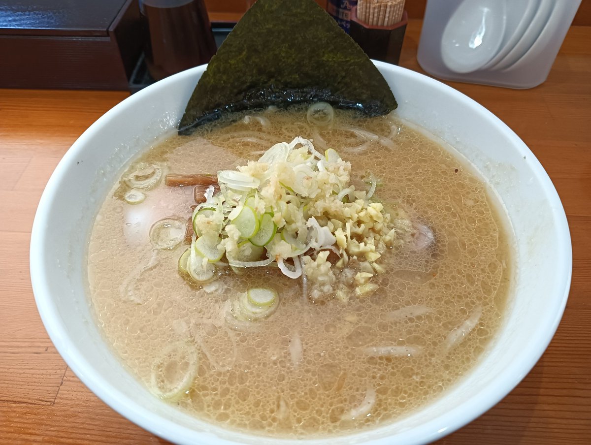 BBC46143058's tweet photo. 2026ろはん1杯目
みそしょうがラーメン  ザオラル
今年の1杯目はここから。角のないまろやか味噌にフレッシュな生姜の風味。
身体に優しい味。
今年も食べるぞー！
#拉麺ろはん https://t.co/l8YBikMXH1