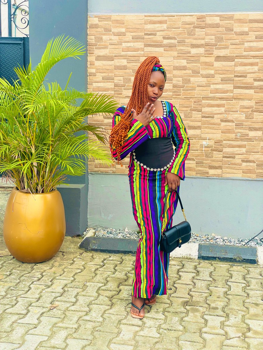 helentoluwalase's tweet photo. POV: me finally  posting.  Happy Sunday 🥰 https://t.co/f3JUBMmxRK