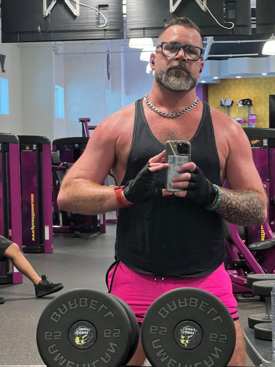 Went down to Miami and hit the planet fitness on Calle Ocho. A lot of things to consider down there 🐽🇨🇺💦💦💦