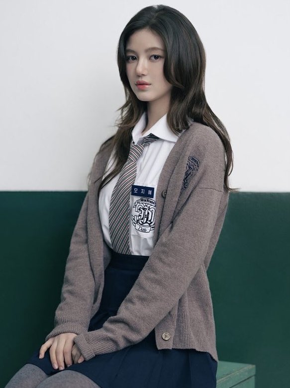 umm wdyt about Kitsch Wonyoung and Ditto Danielle yuri… girlfriends from different schools