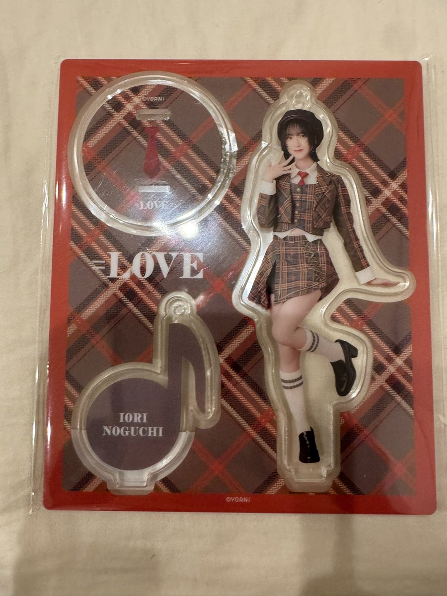 野口衣織さん初アクスタGET やっぱラブソング衣装だよね〜ჱ̒˶ｰ̀֊ｰ́ )