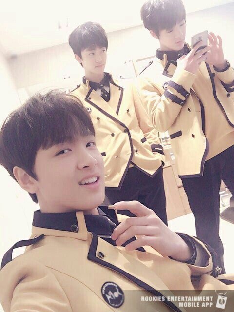 this trio 😆🤏🏻