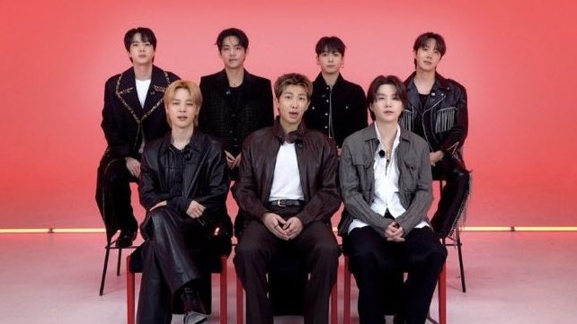 M_army11's tweet image. I request all ARMYs if u can then please get Apple Music subscription. It is way cheaper &amp;amp; has a direct impact on billboard charts. Yes, u can use it on Android too. BTS literally started their promotion with apple music. We need to improve our numbers there before the comeback.