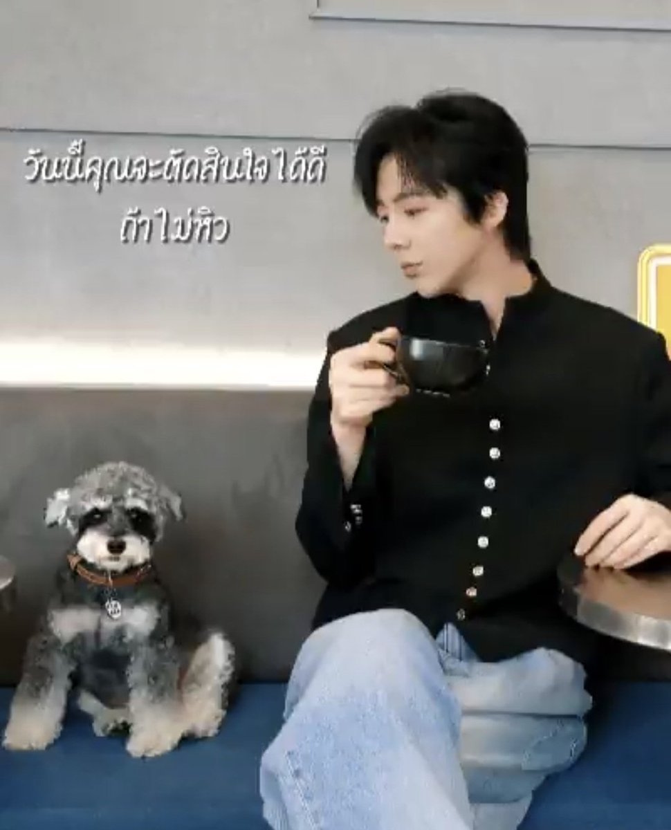 BusayaR's tweet photo. หิวทั้งวัน คิดอะไรไม่ออก😂 https://t.co/Bwm5uuvIUL