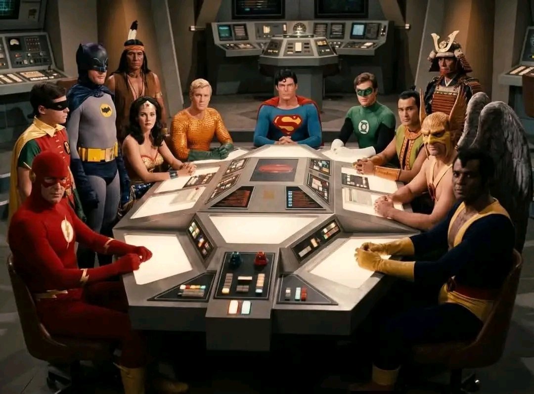 Buen día aquí la verdadera liga de la justicia.