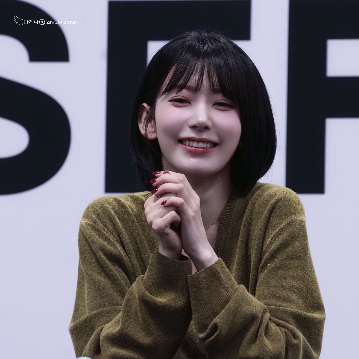 プレミア❗宮脇咲良 直筆サイン入り写真 Halloween Night　握手会 プレミア❗宮脇咲良 直筆サイン入り写真 Halloween Night 握手会