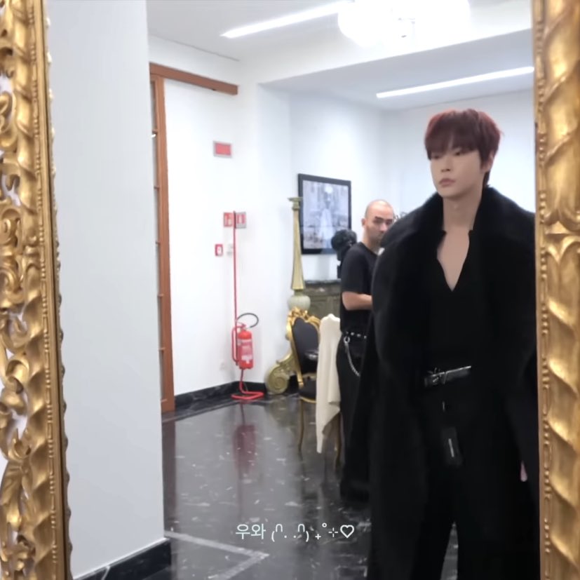 dearcutiedy's tweet image. หุ่น ต่างหู เฟลอดำ ผมแดง มาดามเลยล่ะ ดีน่าอย่าทิ้งพี่นะ